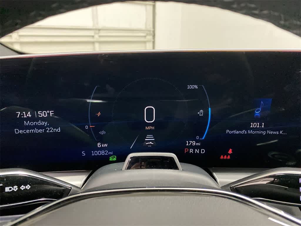 2025 Cadillac LYRIQ Luxury 3