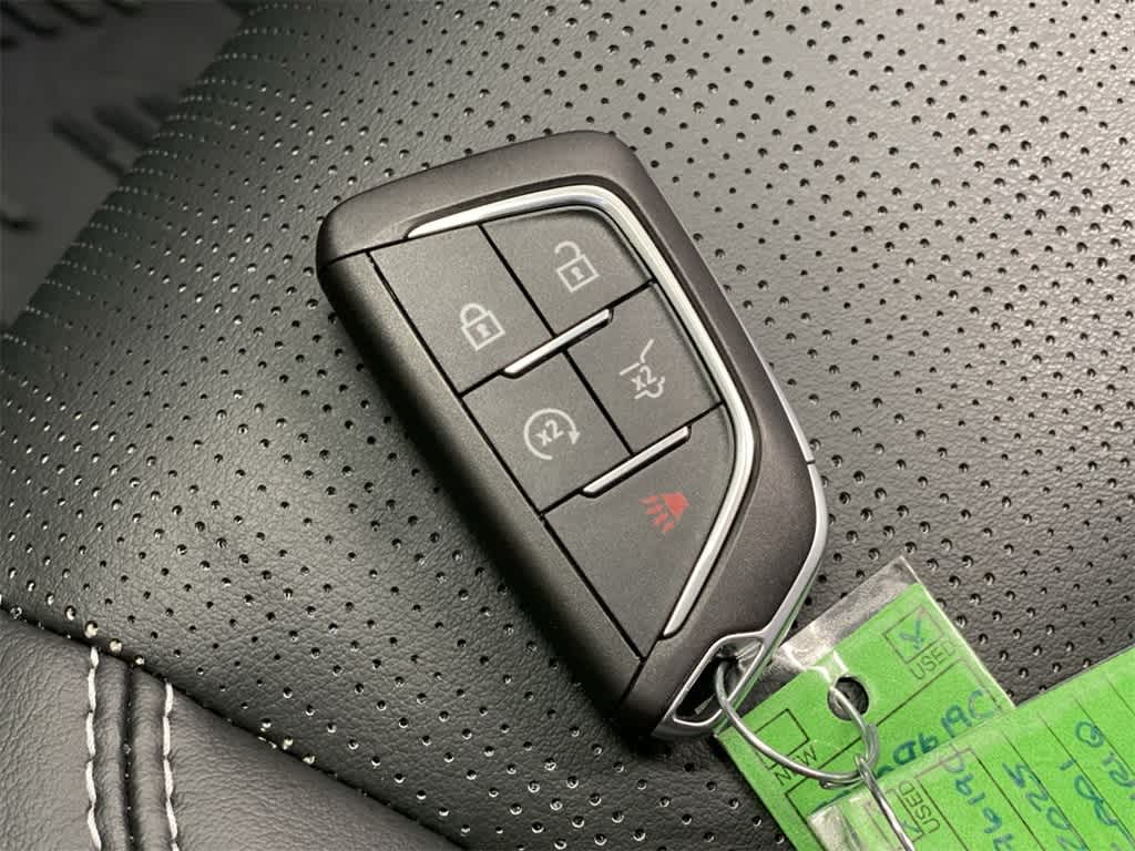 2025 Cadillac LYRIQ Luxury 3