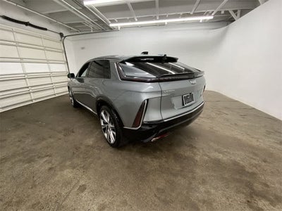 2025 Cadillac LYRIQ Luxury 3