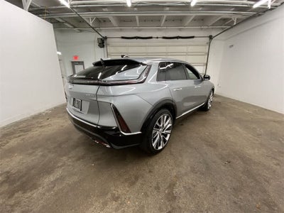 2025 Cadillac LYRIQ Luxury 3