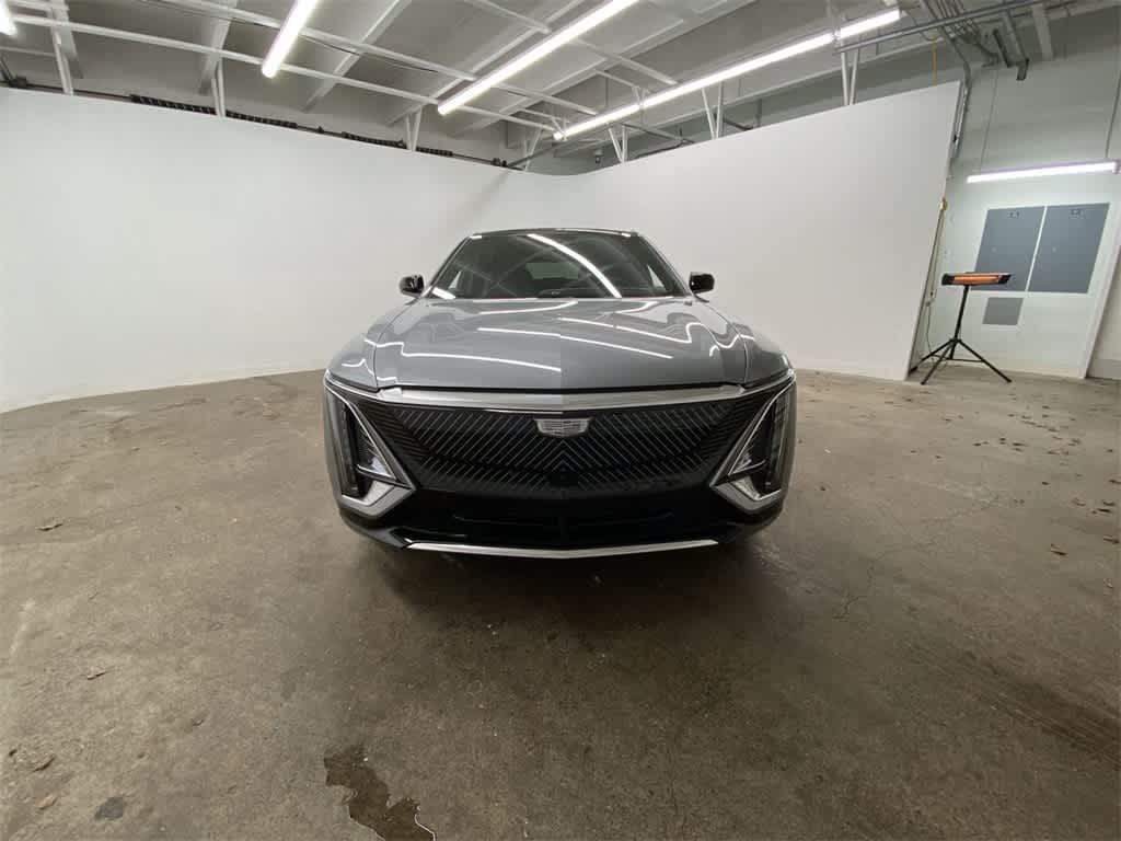 2025 Cadillac LYRIQ Luxury 3