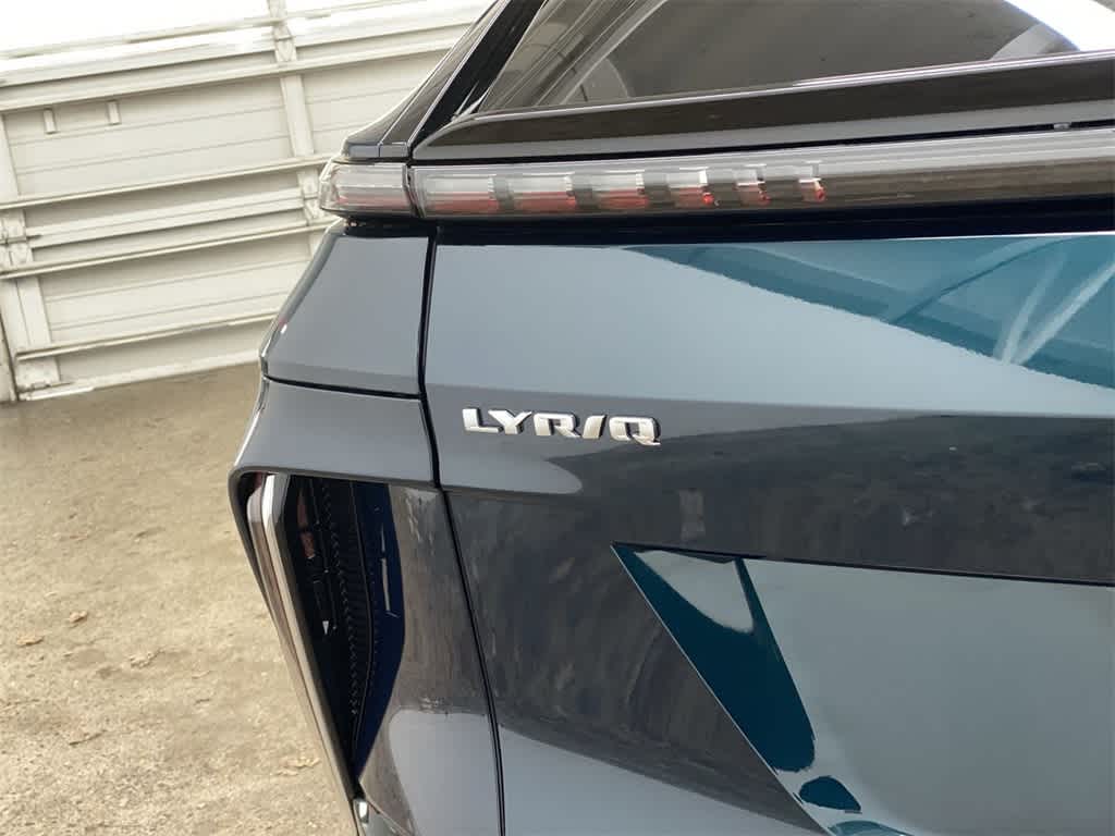 2025 Cadillac LYRIQ Luxury 3