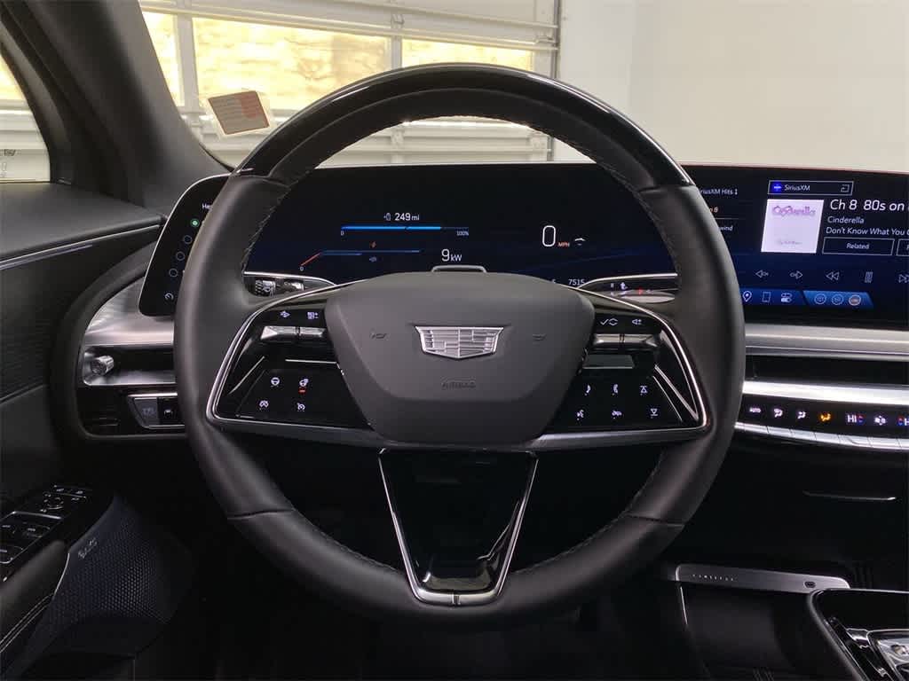 2025 Cadillac LYRIQ Luxury 3