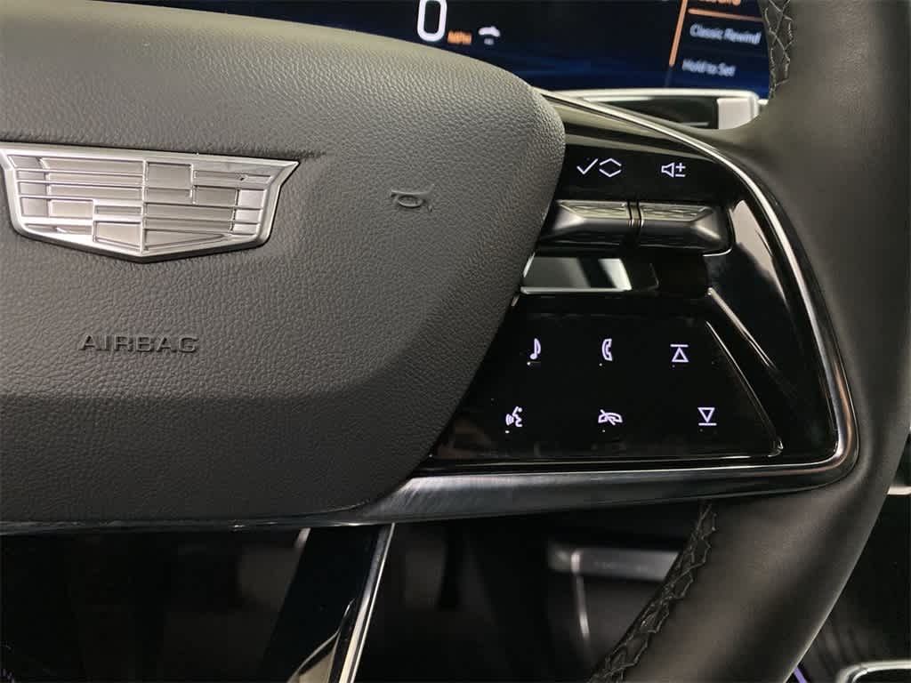 2025 Cadillac LYRIQ Luxury 3