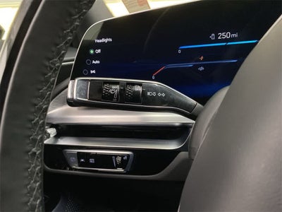 2025 Cadillac LYRIQ Luxury 3