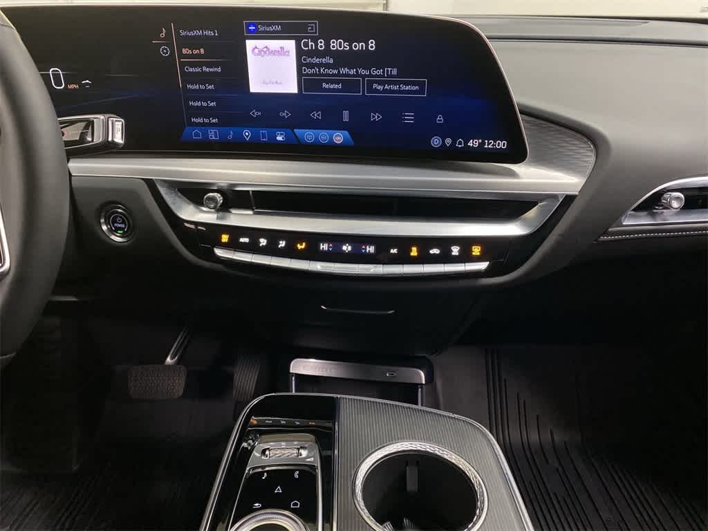 2025 Cadillac LYRIQ Luxury 3