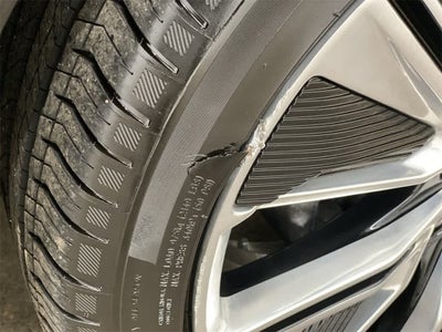 2025 Cadillac LYRIQ Luxury 3