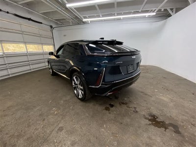 2025 Cadillac LYRIQ Luxury 3