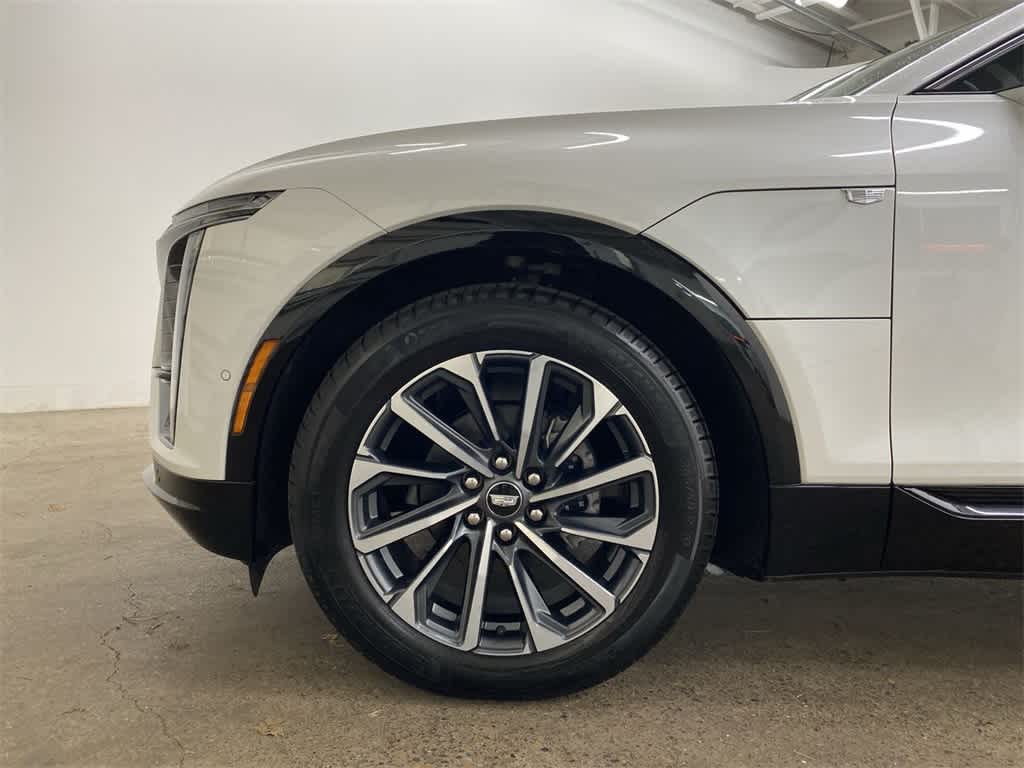 2024 Cadillac LYRIQ Sport 2