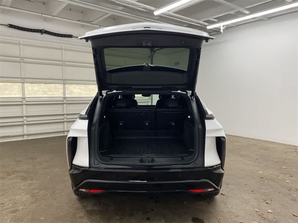 2024 Cadillac LYRIQ Sport 2