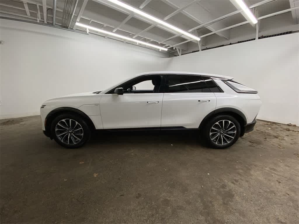 2024 Cadillac LYRIQ Sport 2