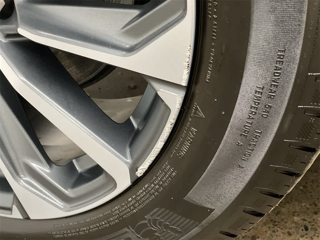 2024 Cadillac LYRIQ Sport 2