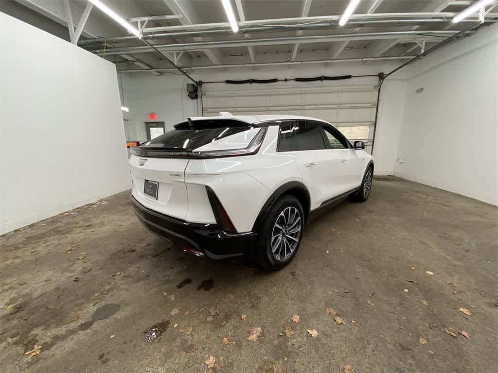 2024 Cadillac LYRIQ Sport 2