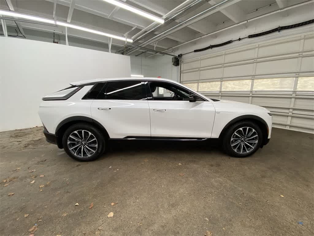 2024 Cadillac LYRIQ Sport 2