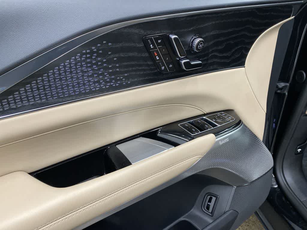 2024 Cadillac LYRIQ Sport 3