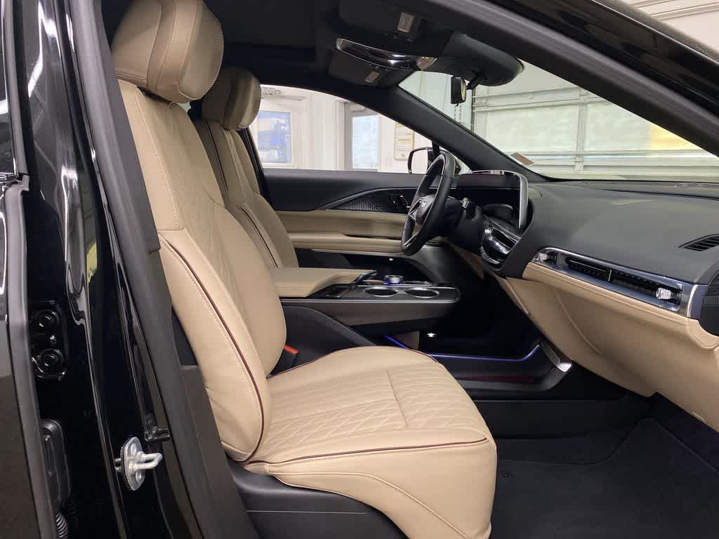 2024 Cadillac LYRIQ Sport 3