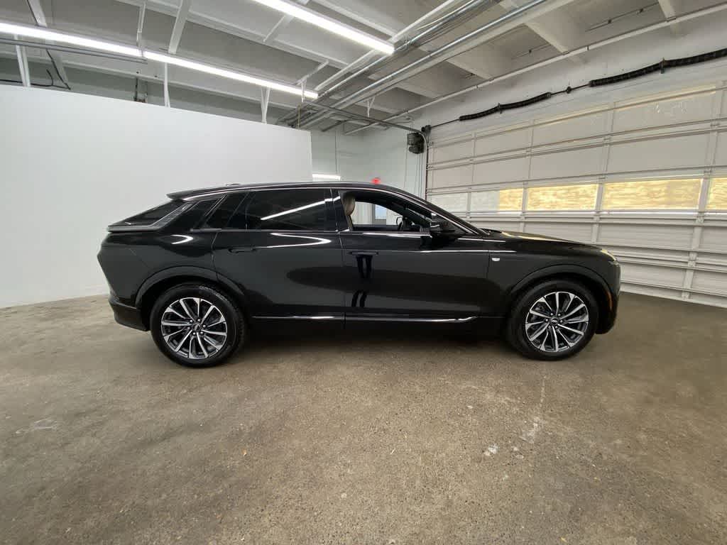2024 Cadillac LYRIQ Sport 3