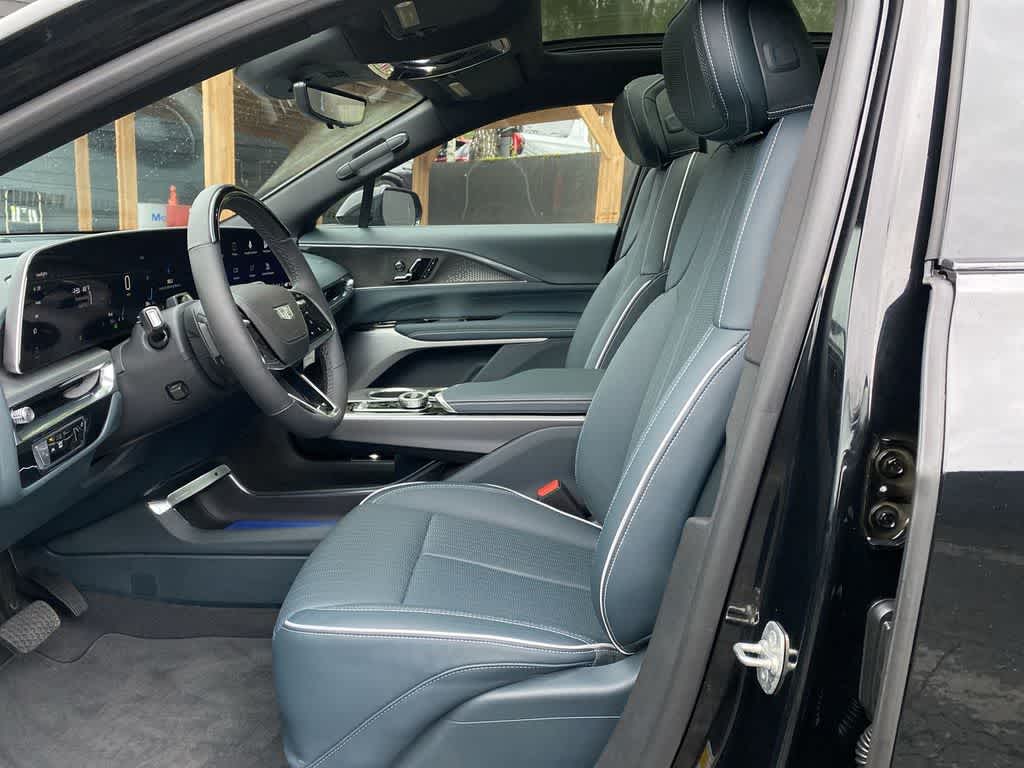 2024 Cadillac LYRIQ Sport 3