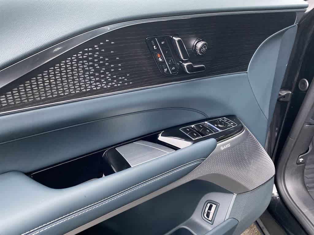 2024 Cadillac LYRIQ Sport 3