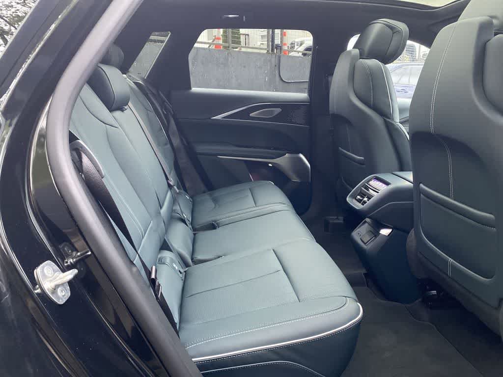 2024 Cadillac LYRIQ Sport 3