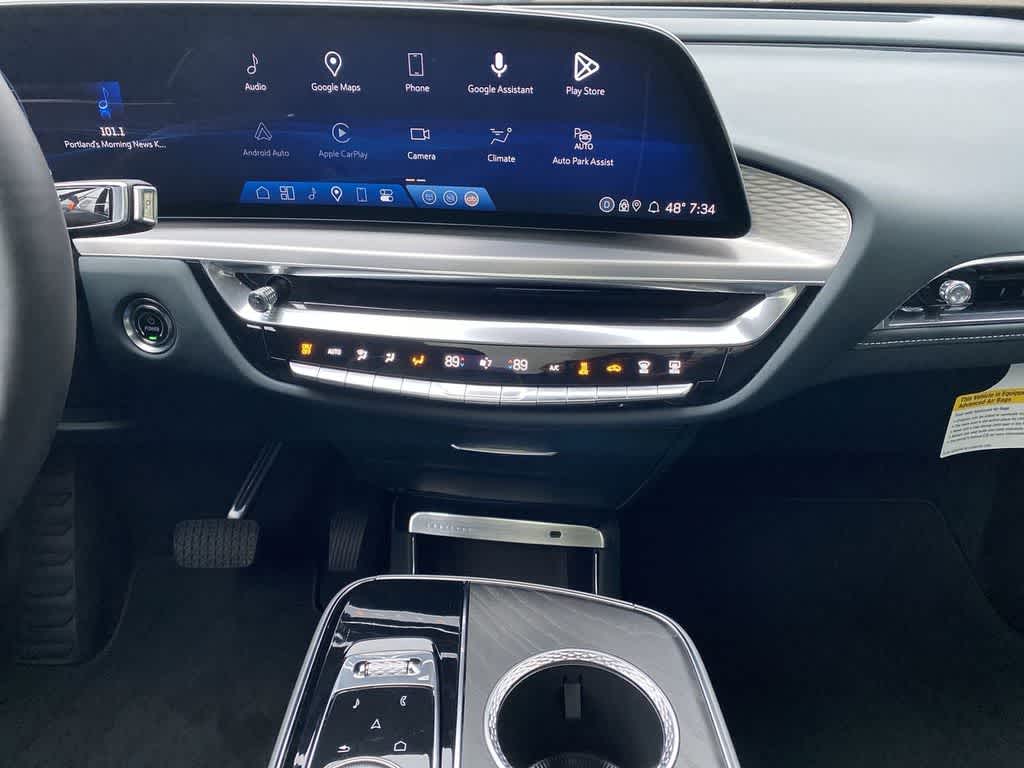 2024 Cadillac LYRIQ Sport 3