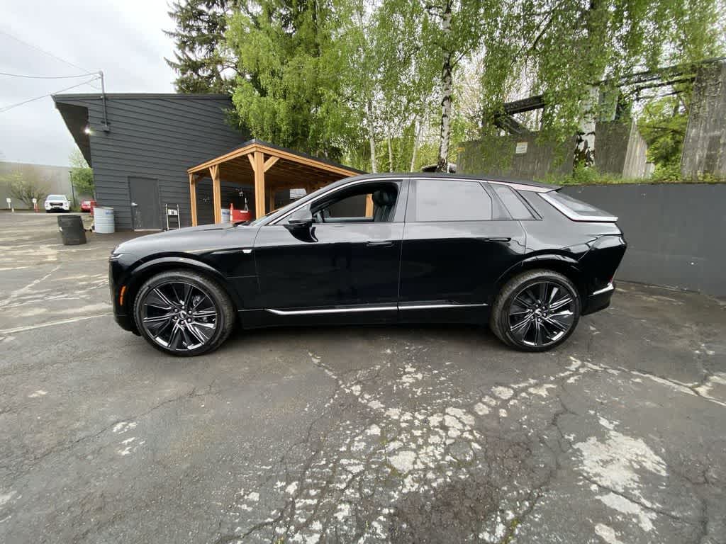 2024 Cadillac LYRIQ Sport 3
