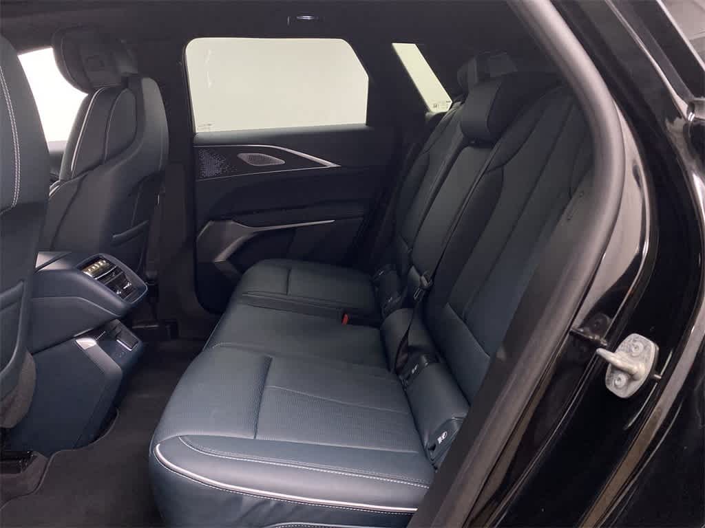 2024 Cadillac LYRIQ Sport 3