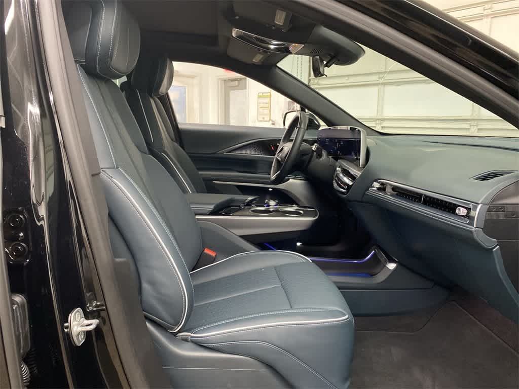 2024 Cadillac LYRIQ Sport 3