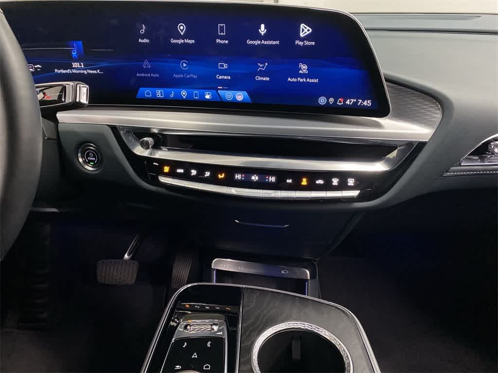 2024 Cadillac LYRIQ Sport 3