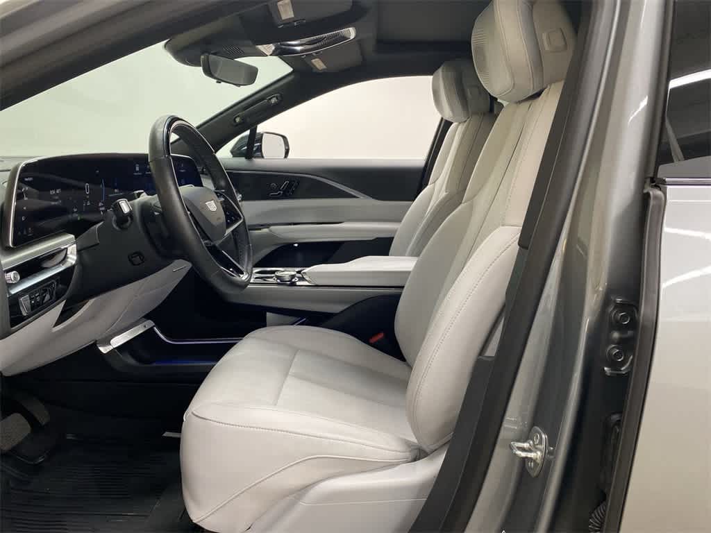 2025 Cadillac LYRIQ Sport 3