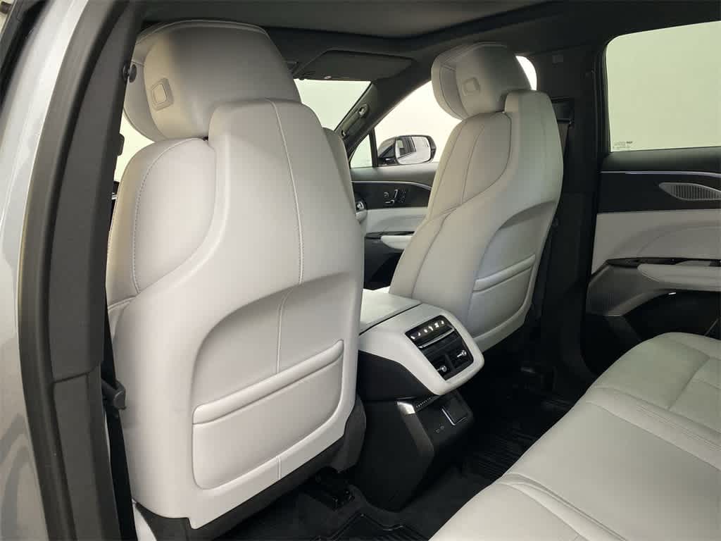 2025 Cadillac LYRIQ Sport 3