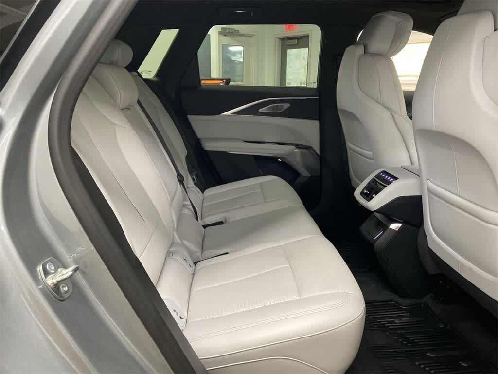 2025 Cadillac LYRIQ Sport 3