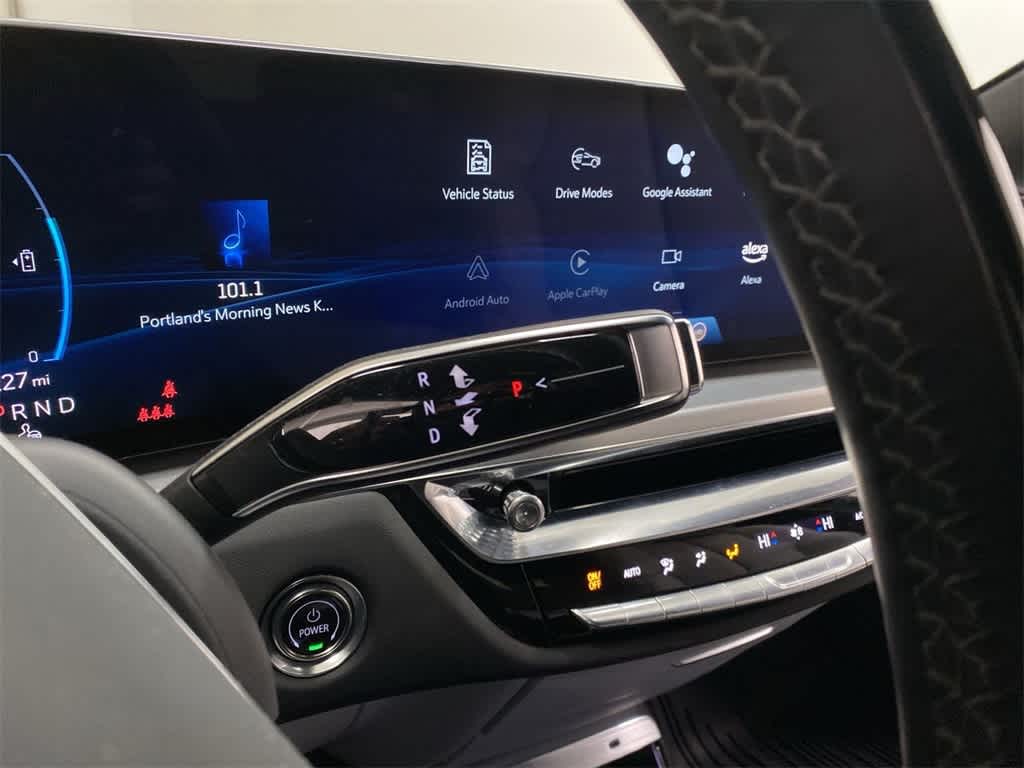 2025 Cadillac LYRIQ Sport 3