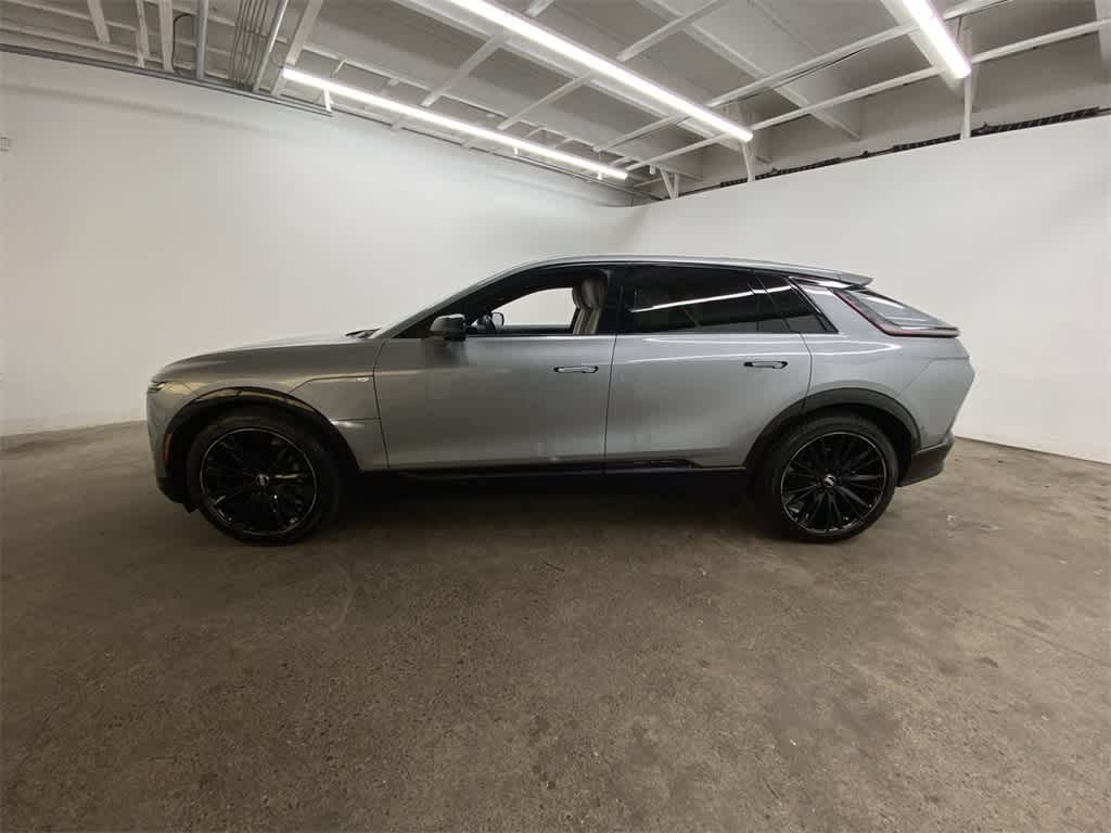 2025 Cadillac LYRIQ Sport 3