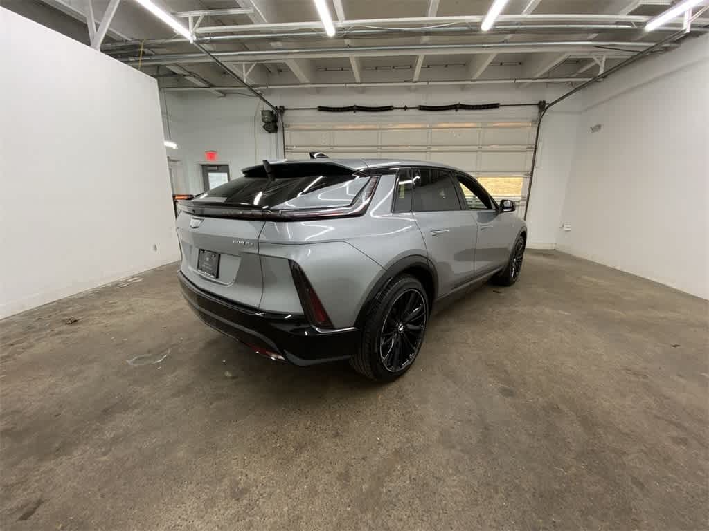 2025 Cadillac LYRIQ Sport 3