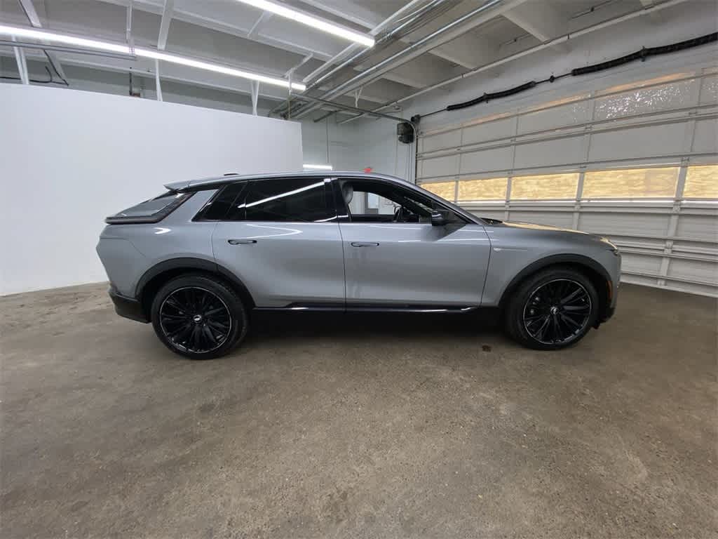 2025 Cadillac LYRIQ Sport 3