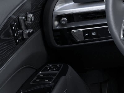 2025 Cadillac LYRIQ Sport 3