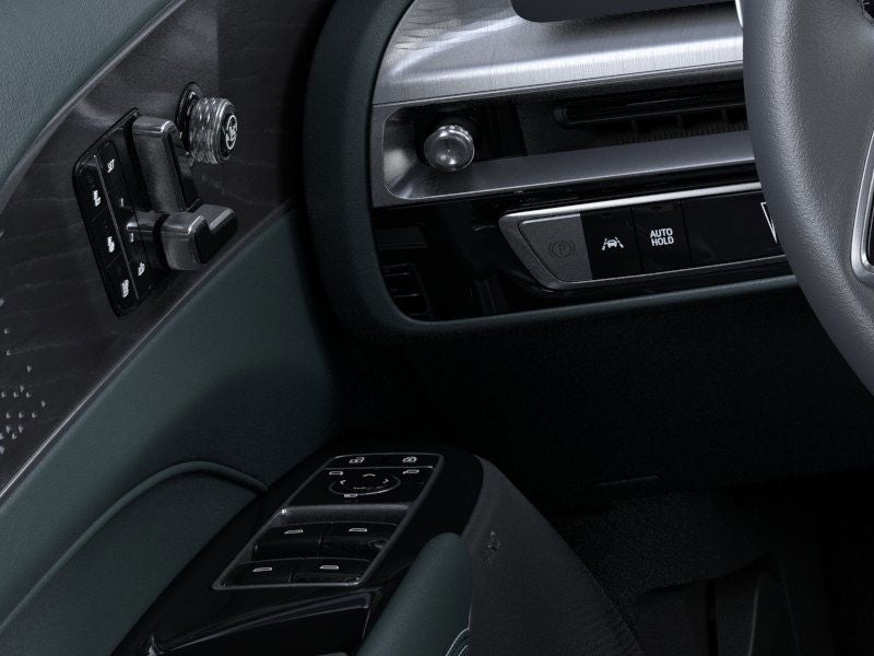 2025 Cadillac LYRIQ Sport 3