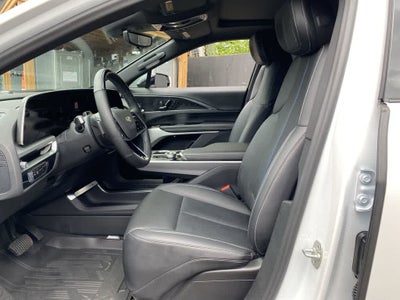 2025 Cadillac LYRIQ Sport 3