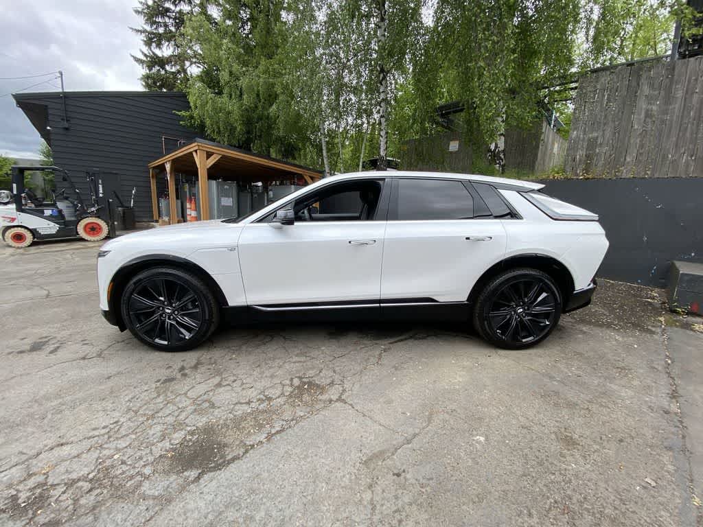 2025 Cadillac LYRIQ Sport 3