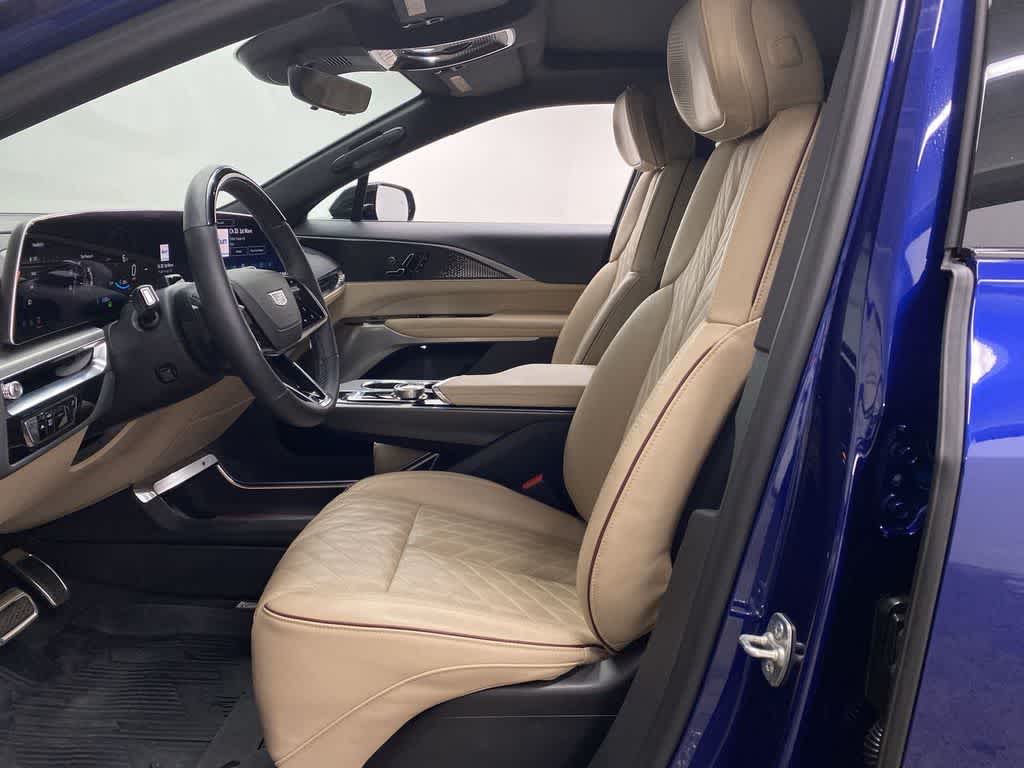 2025 Cadillac LYRIQ Sport 3