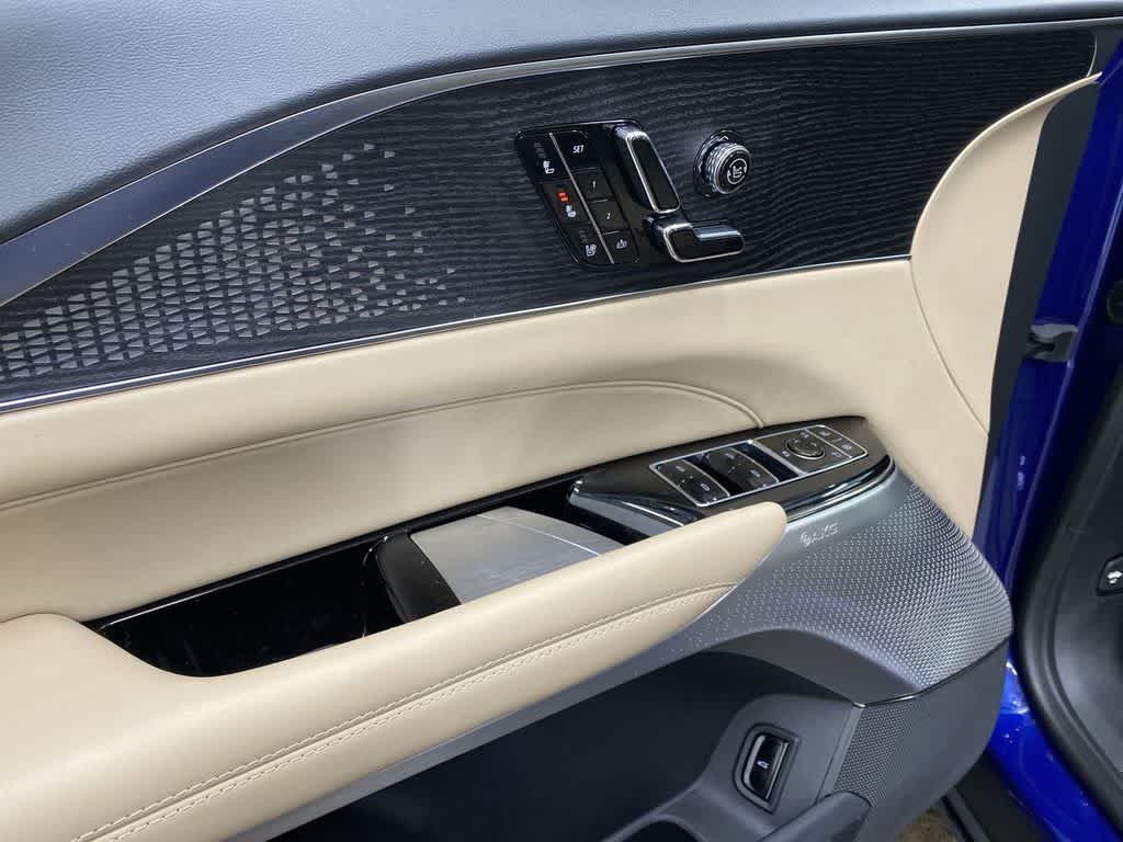 2025 Cadillac LYRIQ Sport 3