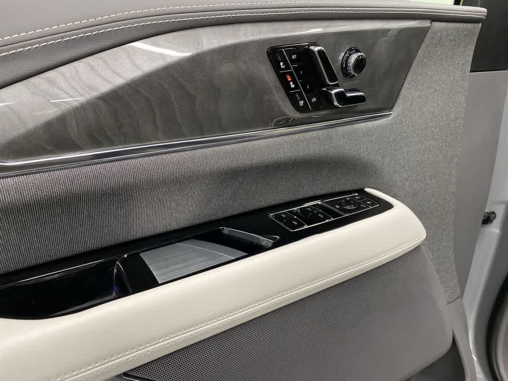 2026 Cadillac ESCALADE IQL Sport