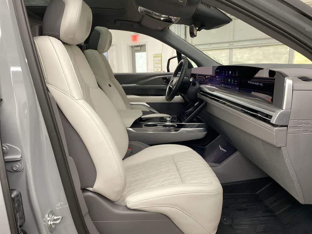 2026 Cadillac ESCALADE IQL Sport