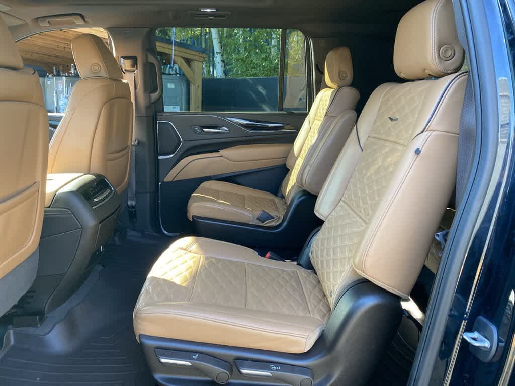 2023 Cadillac Escalade ESV 4WD Sport