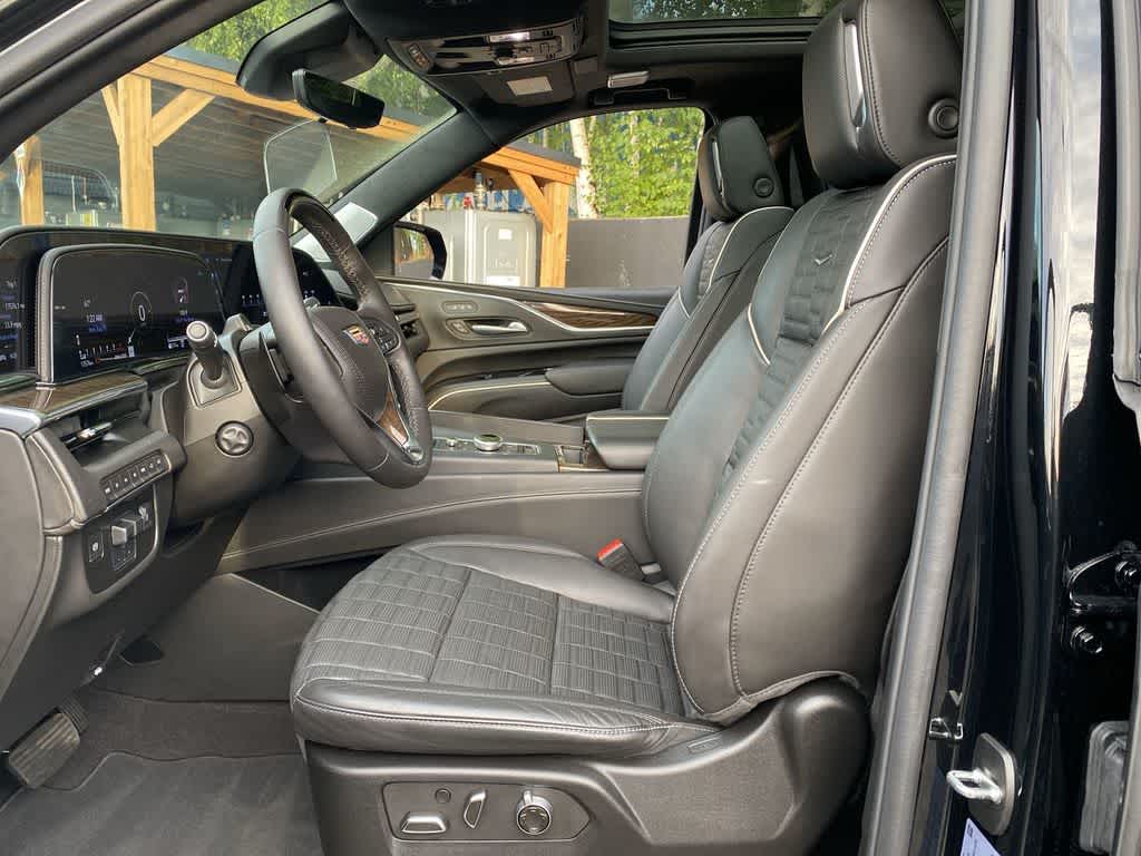 2024 Cadillac Escalade ESV Sport Platinum