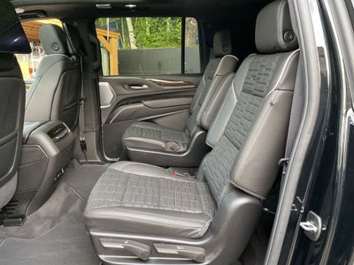 2024 Cadillac Escalade ESV Sport Platinum