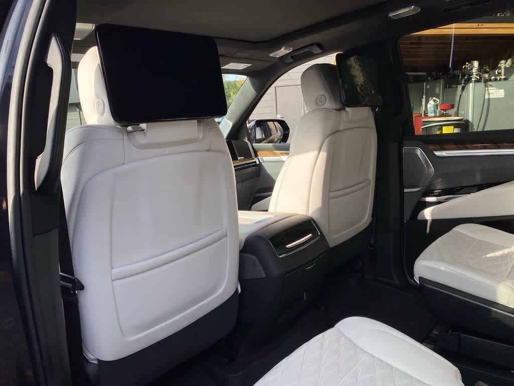 2025 Cadillac Escalade Premium Luxury Platinum