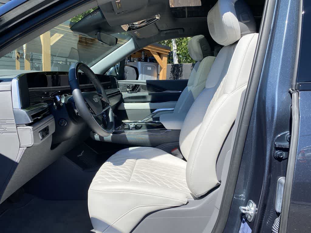 2025 Cadillac ESCALADE IQ Luxury 1