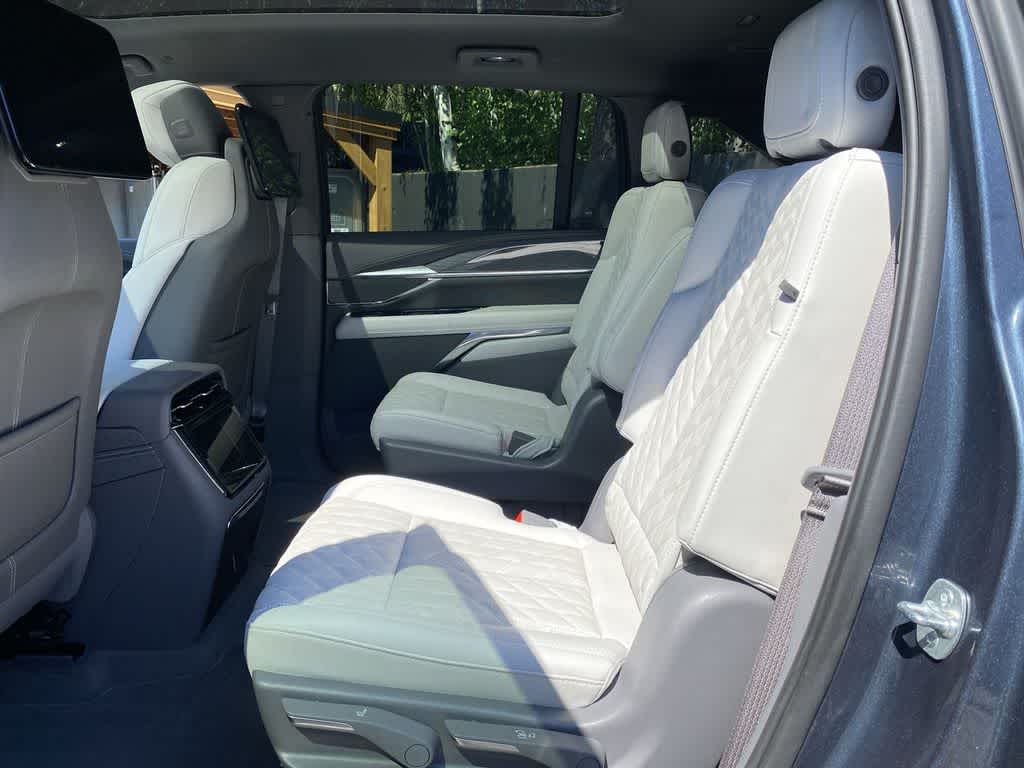 2025 Cadillac ESCALADE IQ Luxury 1